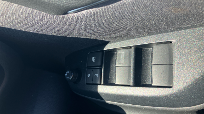 Toyota Yaris 1.5 Hybrid Design 5dr CVT Hybrid Hatchback